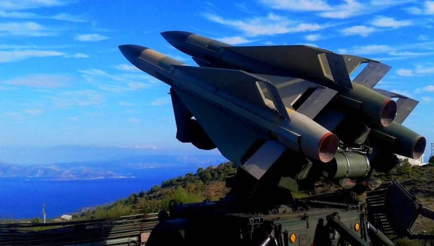 Σε χώρους διασποράς: Ξαφνική μετακίνηση των αντιαεροπορικών MIM 23-B Improved Hawk προς «άγνωστο προορισμό» – Π.Καμμένος: «Είναι ξύλινα ομοιώματα»